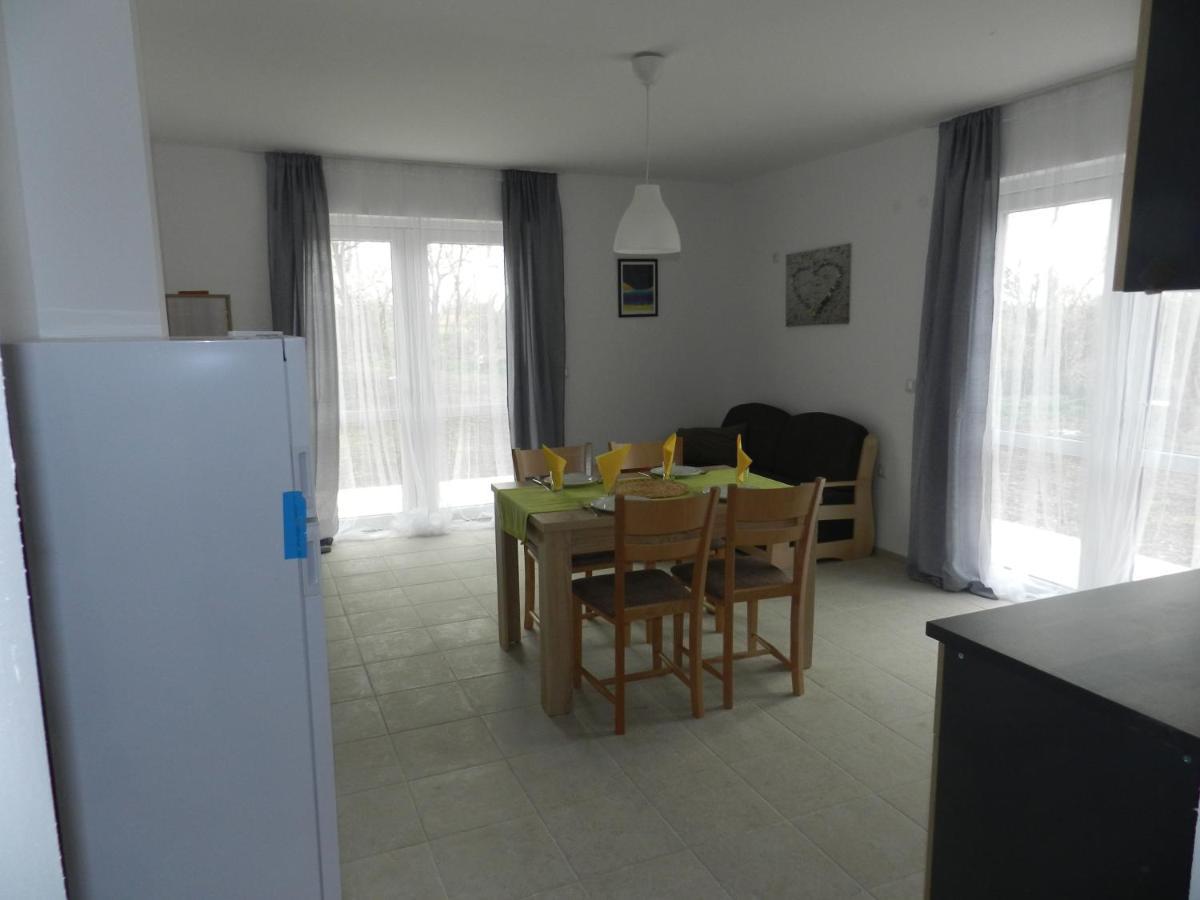 Villa Campo Ezerets Extérieur photo